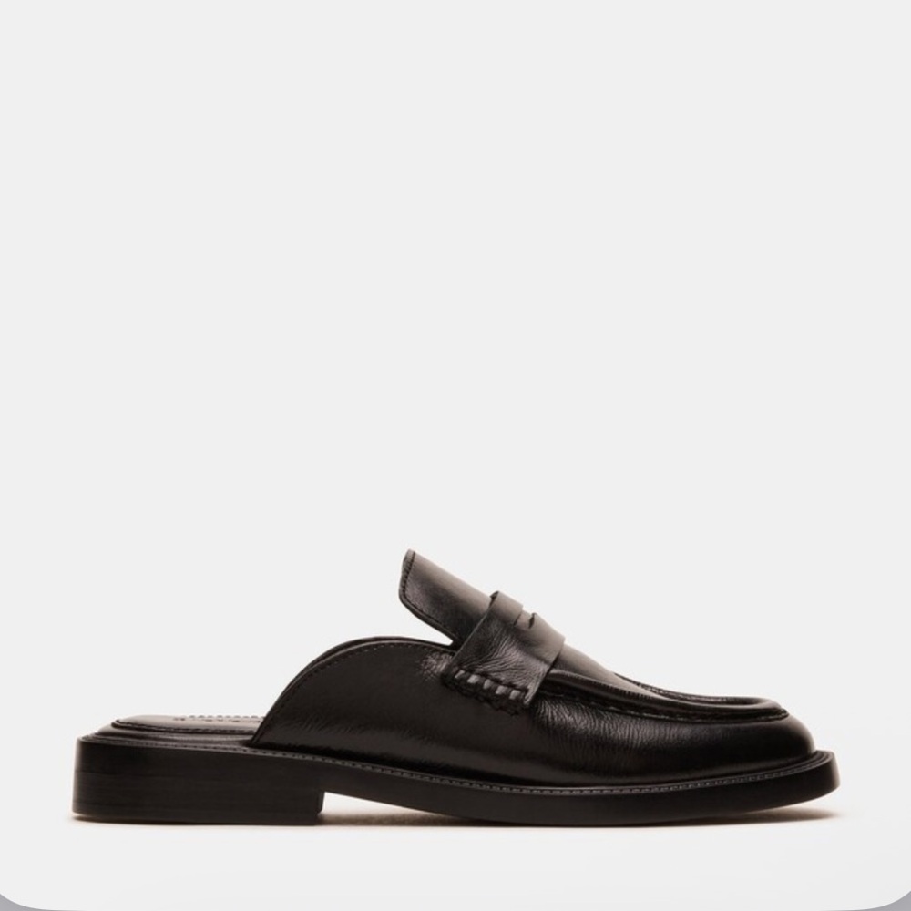 Steve Madden Women’s Classic Black Slip-On Loafers